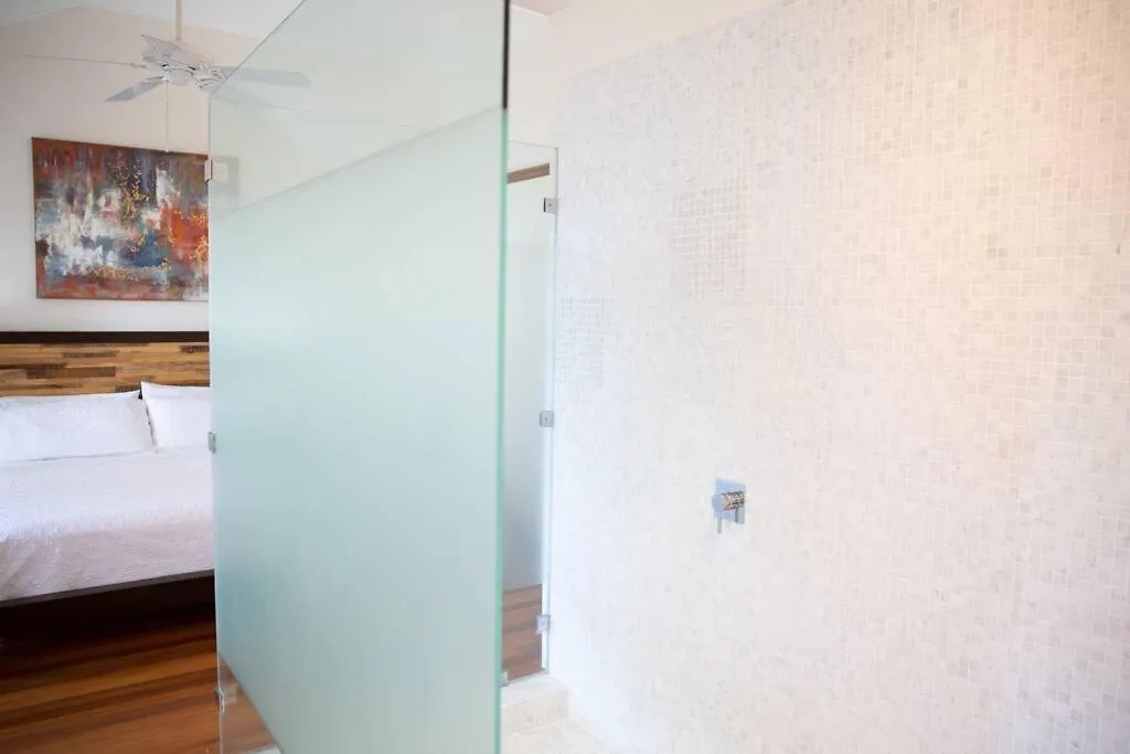 Stunning Hillside Villa, Limegrove St James Saint James Villa